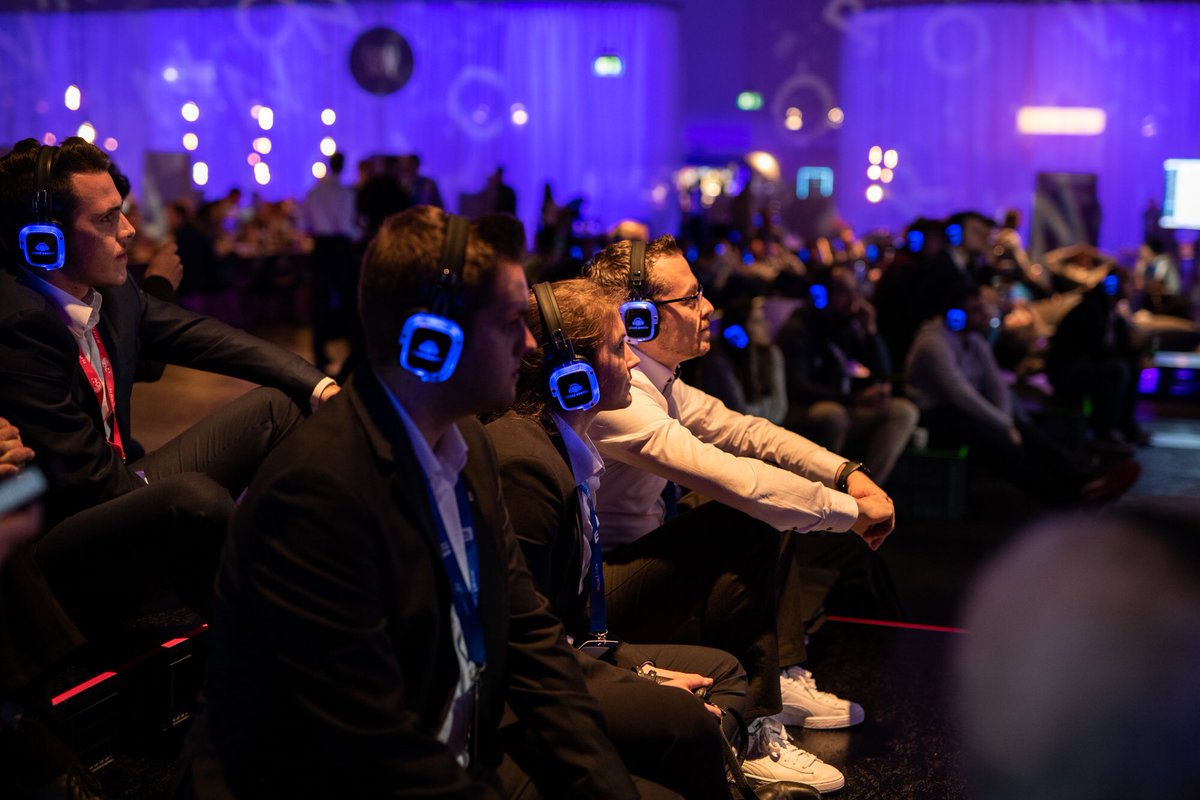 symbioticon's tweet photo. Neben dem Wettbewerb läuft heute auch unser Keynote-Programm auf der Bühne der Networking-Area! Alle Vorträge werden über Kopfhörer als #SilentKeynotes zu hören sein. Die Headsets gibt es am Welcome Desk.
#symbioticon #hackathon #fiforum https://t.co/tYHAIiA6pg