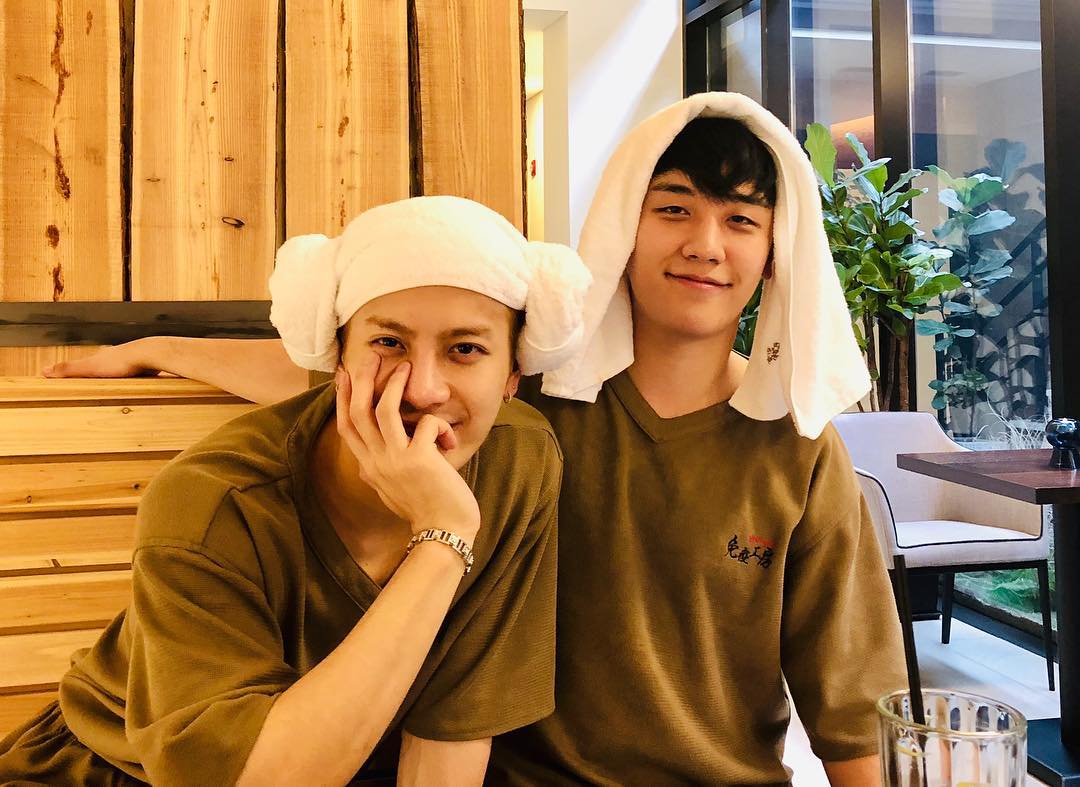 WangJackson_Fr's tweet photo. [IG] 21.11.18 : Publication de Seungri

(FR) " #JackSeung #JackSun #JYP #YG".

https://t.co/JcdyD98Aip

#갓세븐 #JacksonWang 
@JacksonWang852 https://t.co/J8XeLLPh4B