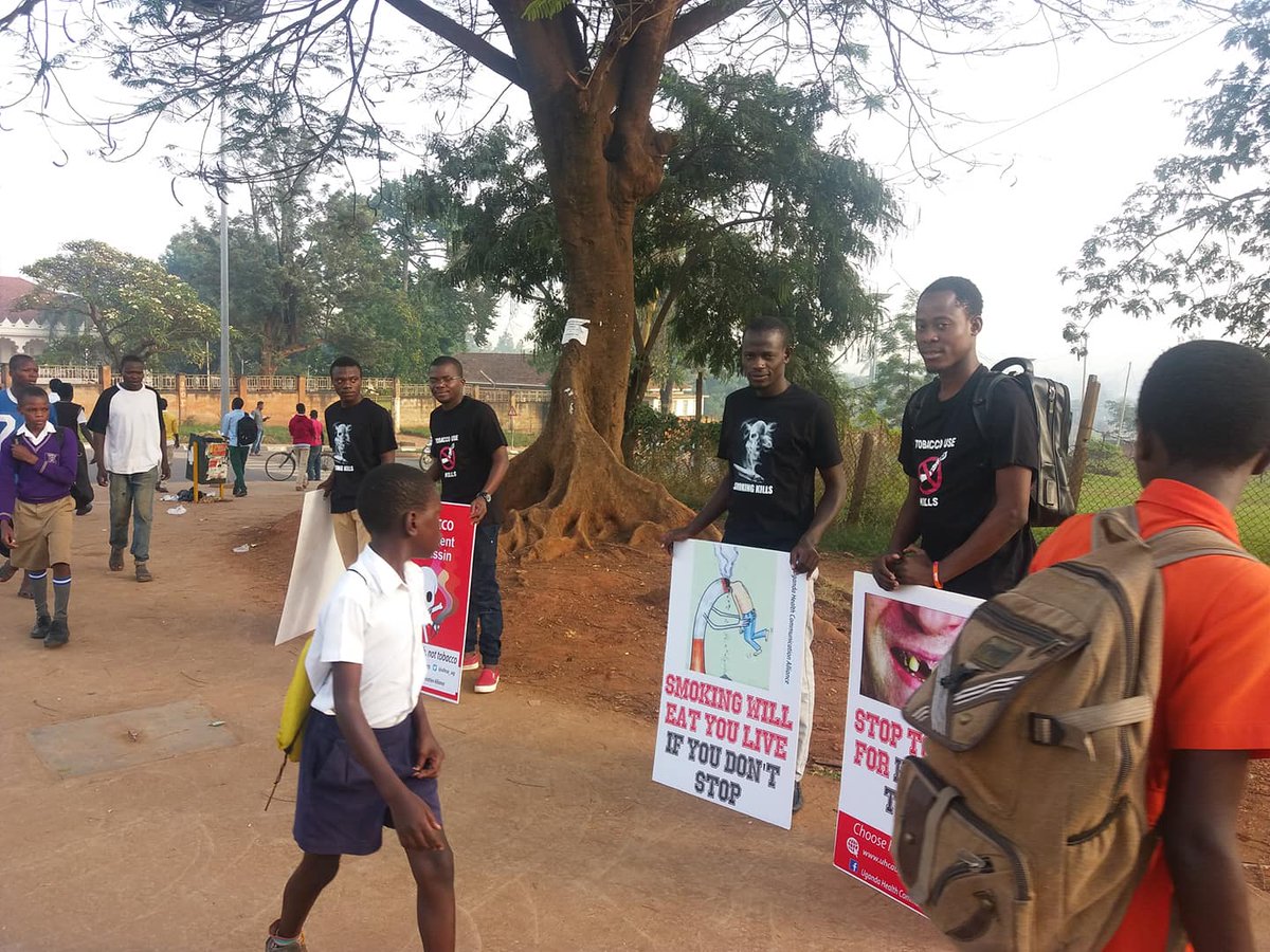 uhca_ug's tweet photo. @uhca_ug Coordinator @BagumaRT addressing the media as awareness about dangers of tobacco use being carried out in Mbale town. #MourningMorning #Tobaccodeaths. @CTC_AFRICA @AfricaNoTobacco @lynderlinda @Hon.@JaneRuth_Aceng @MinofHealthUG https://t.co/uP2NQ5tfIq