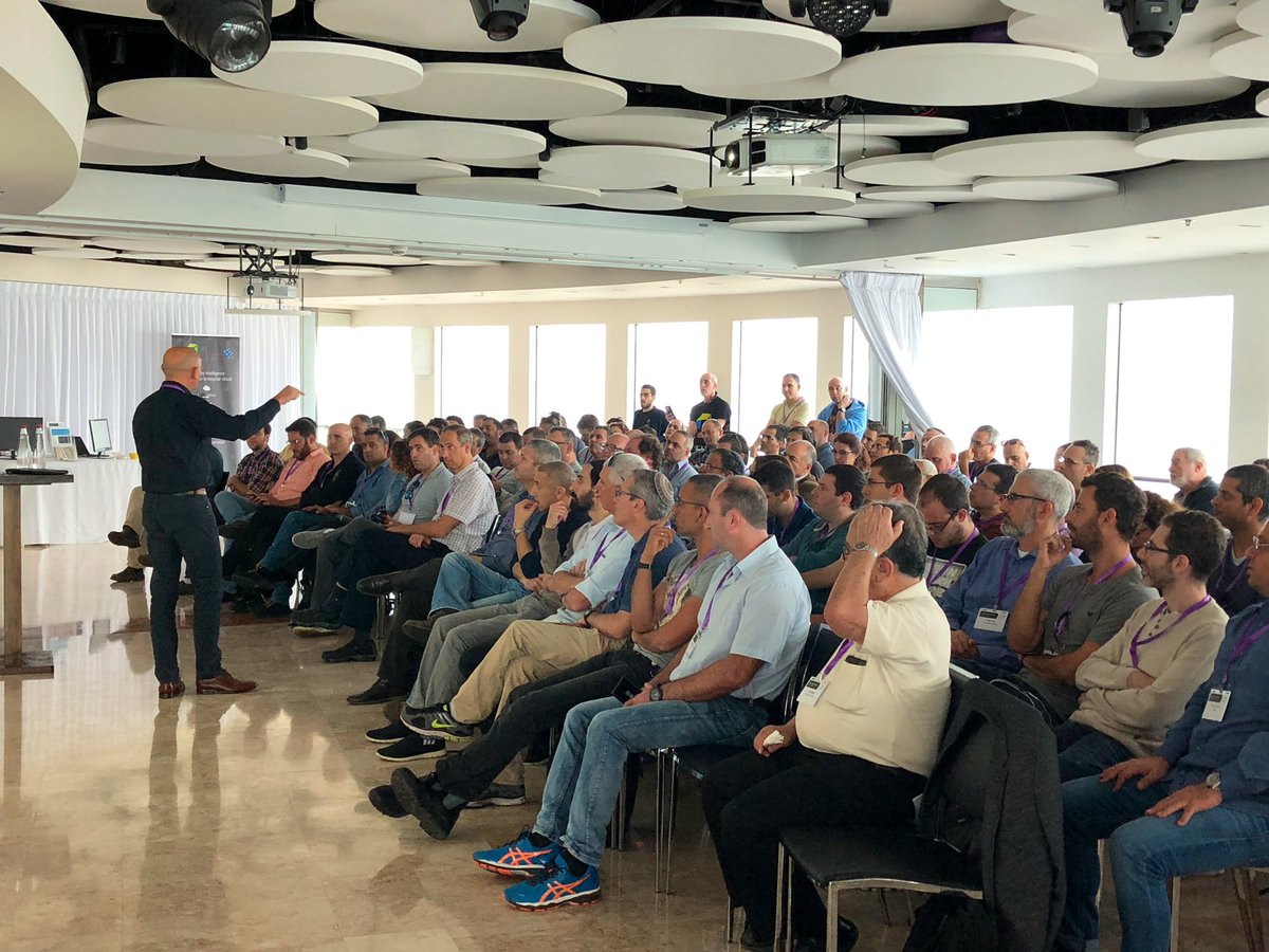 Full house listening to <a href="/luisporem/">Luis Miguel Porem</a> opening keynote in Tel Aviv #Perform2018 with <a href="/Dynatrace/">Dynatrace</a>