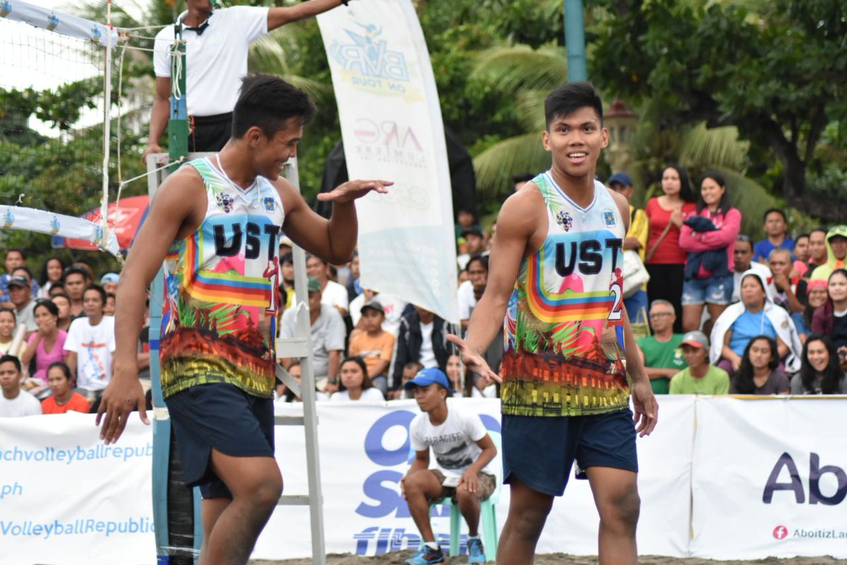 bvr_ph's tweet photo. #mood after a successful #BVROnTourDumaguete 😏 

S/O to these two-- Efraem Dimaculangan and Rancel Varga for entertaining the huge crowd we had while managing to land on the 4th spot! 💪🏽💪🏽Kusuga uy! https://t.co/vKX3GdH0ii