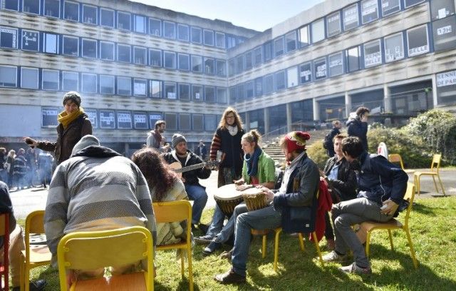 carmenneghina's tweet image. “The cost of attending a French university for students from outside the European Union is set to shoot up from €170 to €2,770 per year, a jump of 16 times the current fees, from autumn 2019.  ” buff.ly/2DS6CNa #intstudents