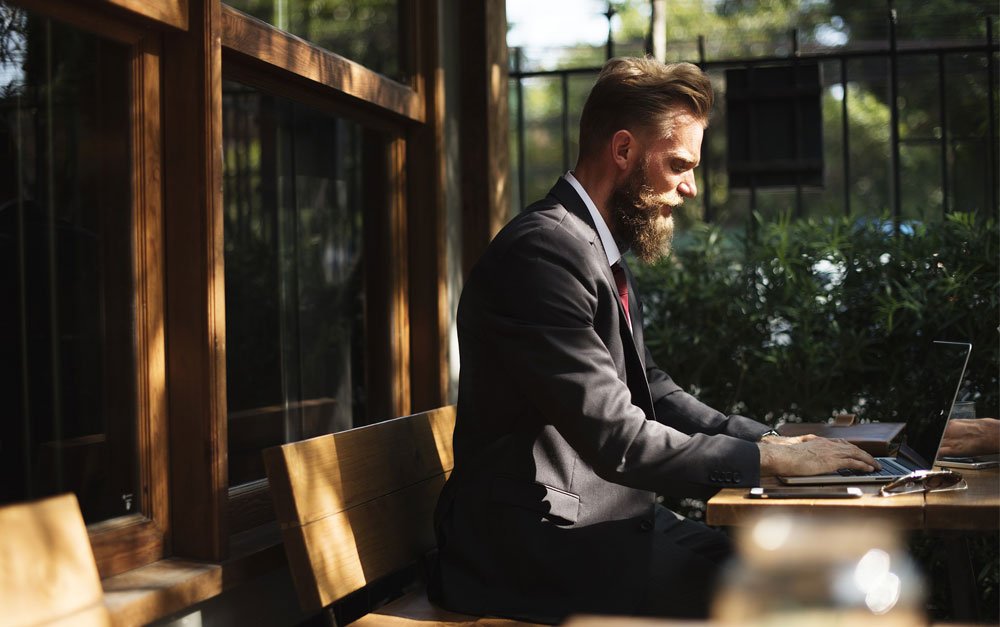 Who says your ideas need a cubicle? Our #virtualoffice solutions give you everything that your #business needs. Find the  one that fits your need servcorp.ae/en/virtual-off…