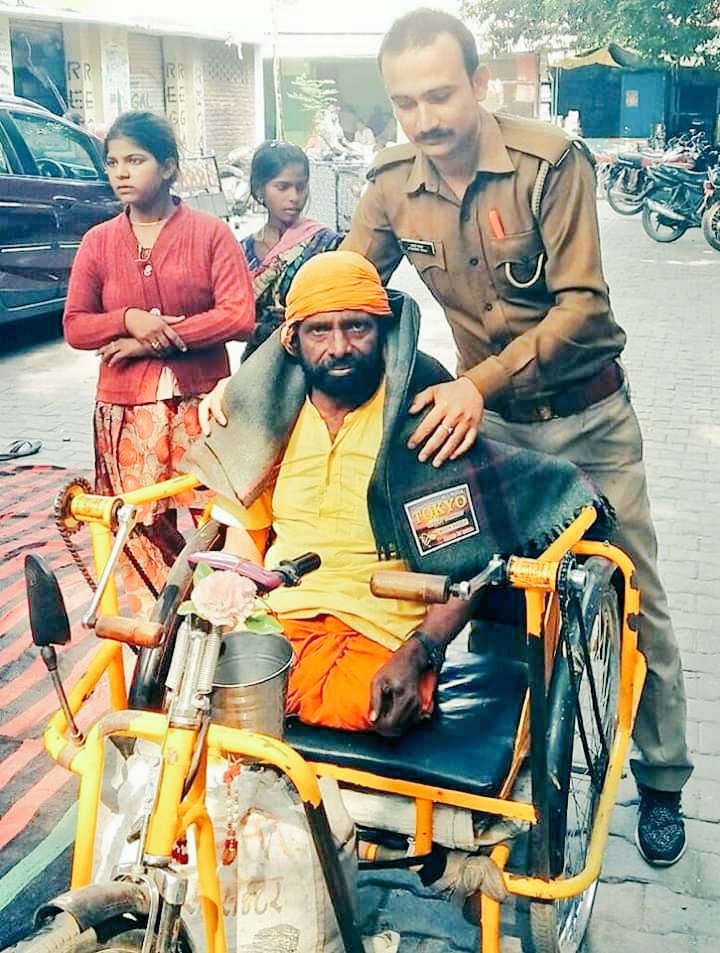 रंजिशन बर्खास्त हेड कांस्टेबल👮😷🤕 tweet media
