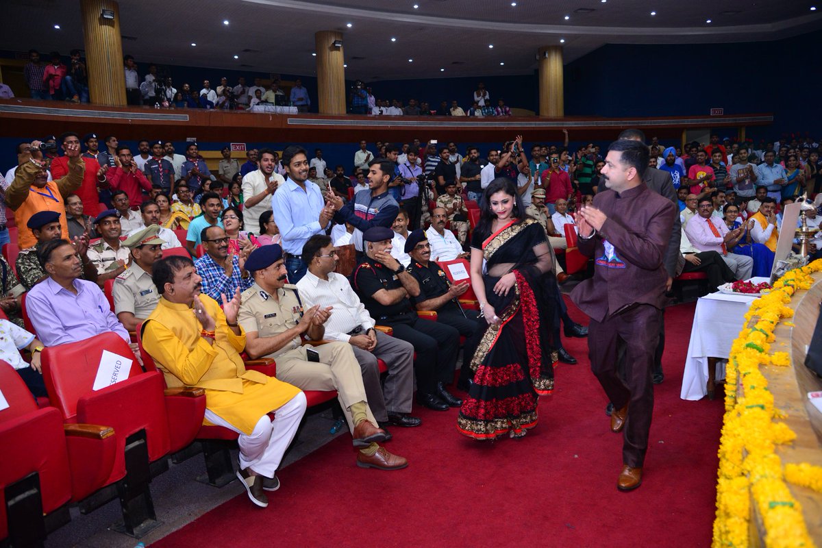 ShifujiPrahar's tweet photo. What a Great aura this Master Has 
Legendary Grandmaster Shifuji Shaurya Bhardwaj Sir, @shifujijaihind #EkSamanyaBhartiya 
Founder of #ShifujisMISSIONPRAHAR #MissionPrahar #Inventor of #MITTIsystem #MittiMartialArts #MissionShahadatSamman #VedicMilitarySchool #Sass9 #Casf #Prahar https://t.co/HQHkh2kRIC