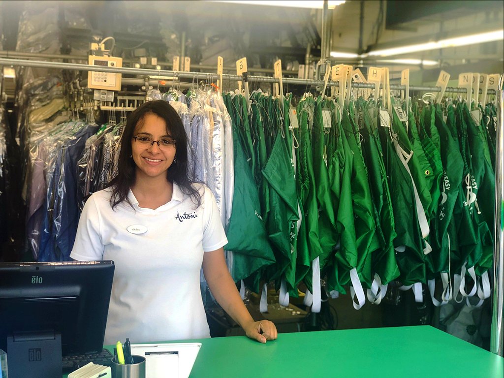 Happy #workiversary to Katia, the manager of our Newton location! Katia has been a valued employee of Anton's Cleaners 13 years. 

#antonscleaners #employeespotlight #drycleaning #drycleanerboston #greaterboston #newton #garmentcare