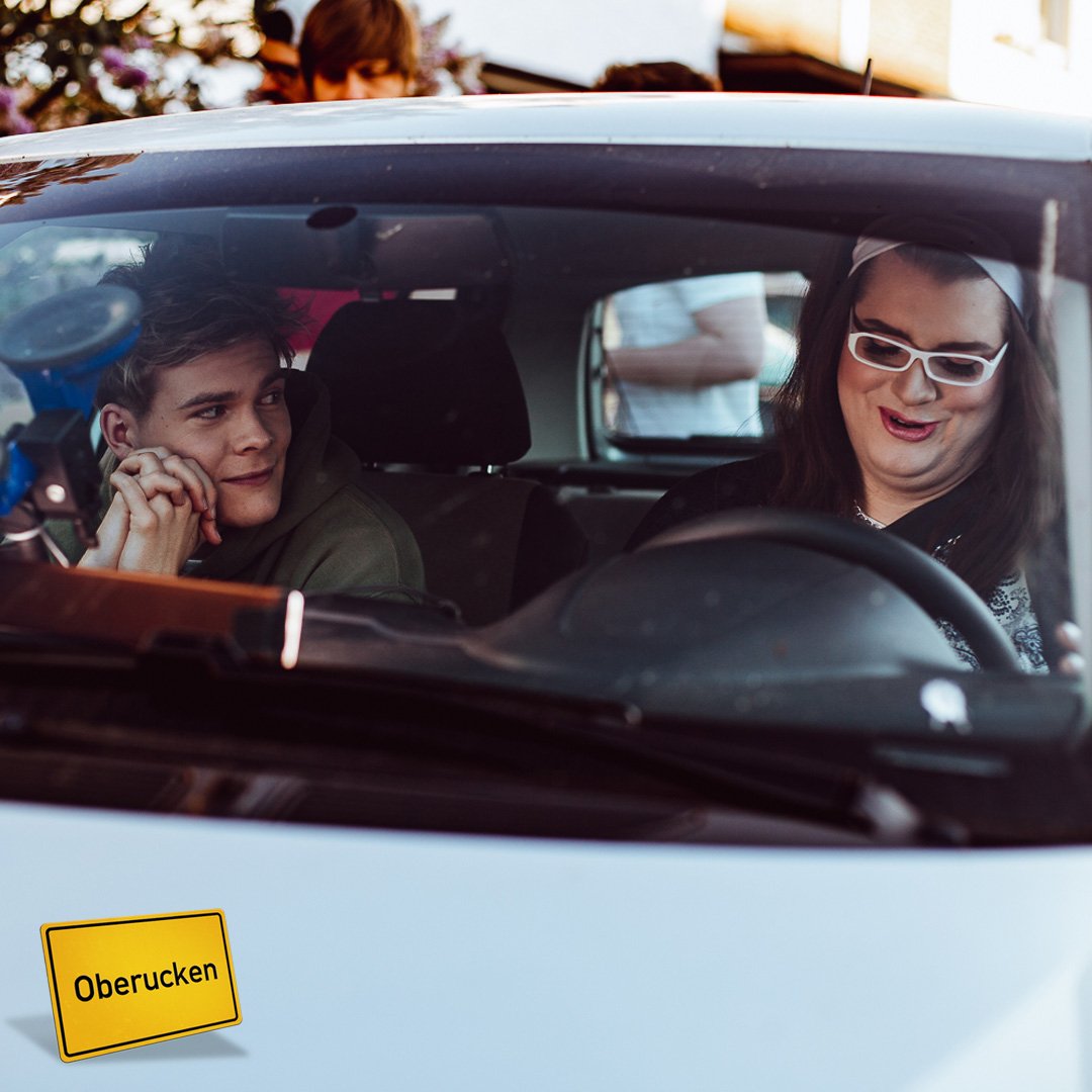 SCHON GESEHEN? #OBERUCKEN DAS MAKING-OF ZUR SERIE: youtu.be/eq5lrbJP97s