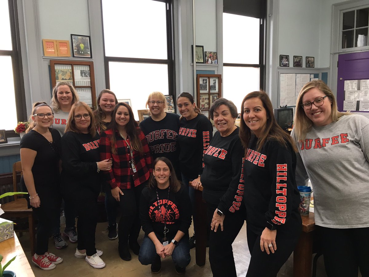 frps_Watson's tweet photo. Watson teachers sporting their Durfee colors!@frps_Watson @frpsinfo #spiritweek#durfeepride https://t.co/qWme1J1FYb