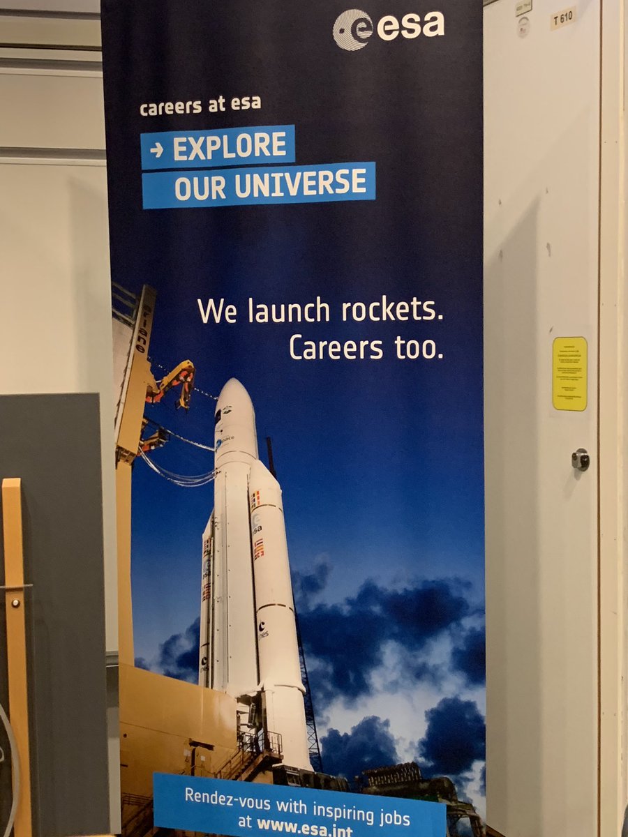 Romsenteret's tweet photo. I dag er vi i Bergen og forteller om mulighetene for studenter i @esa #careersatesa #spacestudent https://t.co/TFb7f9DDUj