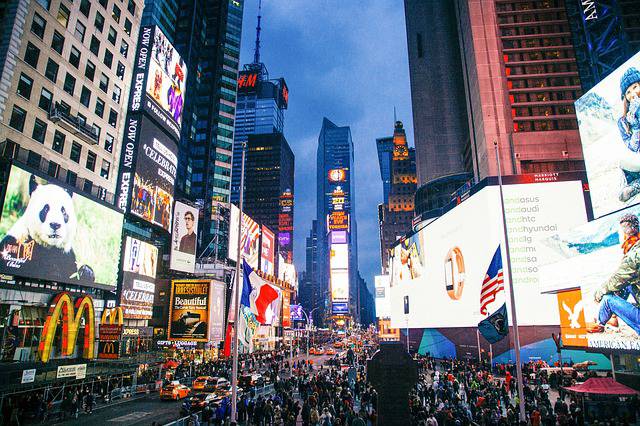 SunguiN's tweet photo. Broadway Dramas Pulling in Musical-Caliber Money - The Wall Street Journal. Broadway Dramas Pulling in Musical-Caliber Money https://t.co/qOWAFbKY24 https://t.co/HGFm88XkmC