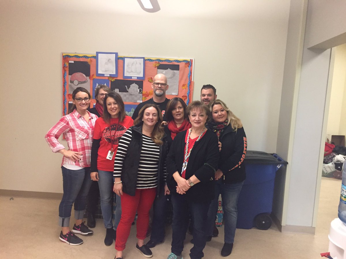 frps_Morton's tweet photo. Morton Admin showing some Durfee Pride! #DHSSpiritWeek https://t.co/gi7Grw74FU