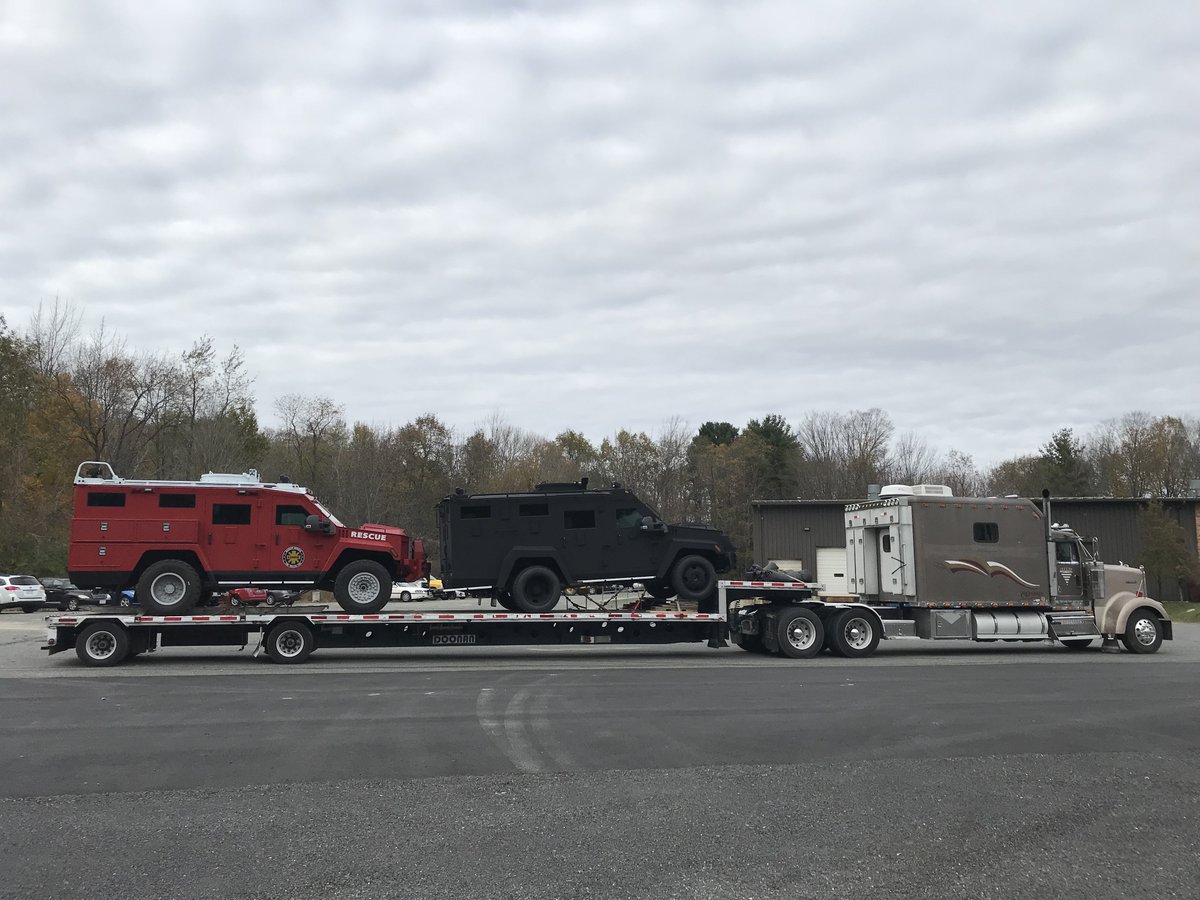 BennettFamilyCo's tweet photo. Owner-operator, Bob Parkman, is out making things happen and looking good while doing it! #BennettMovingAmerica #BetterWithBennett https://t.co/i8fIh3mL4s