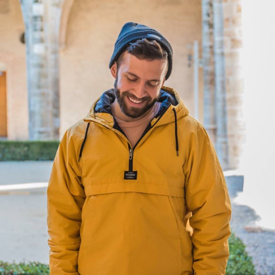 bearoid's tweet photo. Creo que hoy dormiré fatal. Mañana es un gran día, mañana bolazo, mañana bailemos, mañana Por Dentro, mañana ULTRAVIDA, mañana ya dormiré si eso. Centre del Carme, @la_cabina , 20.30h, gratis, también @mueveloreina , que me mueroooooo. Vaya FOTÓN @pedroecastelo gracias artista 🌹 https://t.co/JJGMUHL4xD