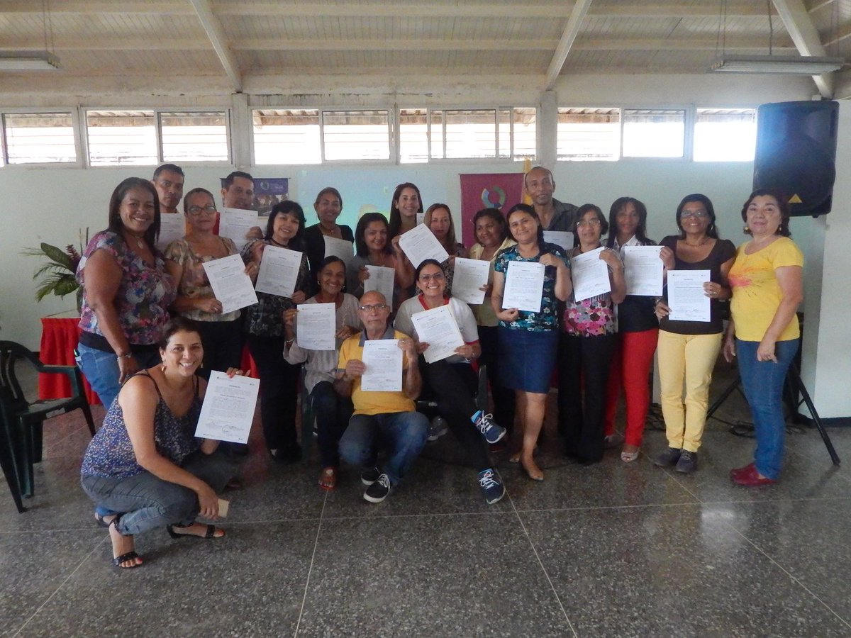 cen_araguaney's tweet photo. La Micromisión Simón  Rodríguez y #CENAMEC felicitan al los  estudiantes pertenecientes a los PNF y PNFAE en el día del estudiante universitario sigan formándose para hacer de esta Patria Grande el sueño de Bolívar y Chávez #EstudiantesDeLaPatria @NicolasMaduro @aristobulopsuv https://t.co/o3wqEtxcwv