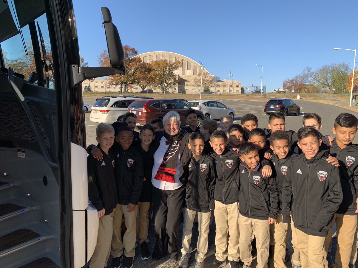 DCUyouth's tweet photo. All aboard! DCU 12s and DMV P2P groups ready to take on Atlanta at the GA Cup!! Welcome to the DC family Ms Susan ⚫️🔴 @vdasoccer @pipelinesoccerclub @team_arlington @loudounsc #developingthe5th⭐️ #vamosunited https://t.co/9s0FYnDcv4