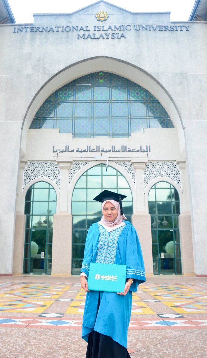 __mmimiymazri's tweet photo. Hahhah bagi la chance em :')
#34thIIUMConvocation
#10thNovember2018 https://t.co/gCmxHKH24y