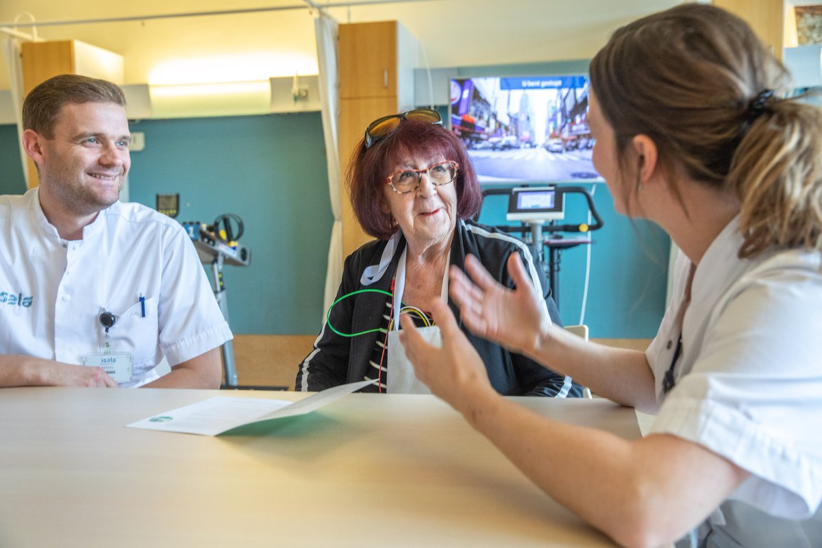Isala Diaconessenhuis Meppel opent vandaag de beweegkamer. ‘Alles in het ziekenhuis is ingericht rond het bed’, zegt Yvonne Kooiker verpleegkundige op  de afdeling Cardiologie. Terwijl in beweging blijven juist zo belangrijk is. #bewegen #komuitjebed isala.nl/academie/over-…