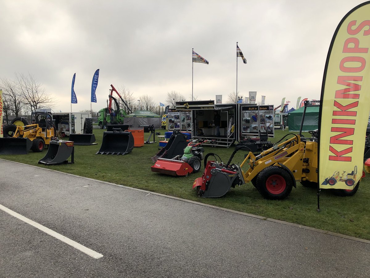 Abiljo_buckets's tweet photo. Morning from day one of the @MidsMachinery come and see us and @rapidtractors on stand OS L5 #knikmops #miniloaders #rapidtractors 2 wheel tractors #construction and #agricultural #attachments and #Multavex cobra screening buckets https://t.co/2vQUURsND3