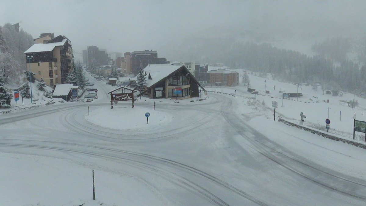 avalanche_06's tweet photo. C'est pour bientôt... 😀 Belle perspective en prévision de l'ouverture des premières stations des Alpes-Maritimes ⛷️❄️ Limite PN à 1600 ce matin en hausse cette après midi. #ski https://t.co/evUfDc36A2