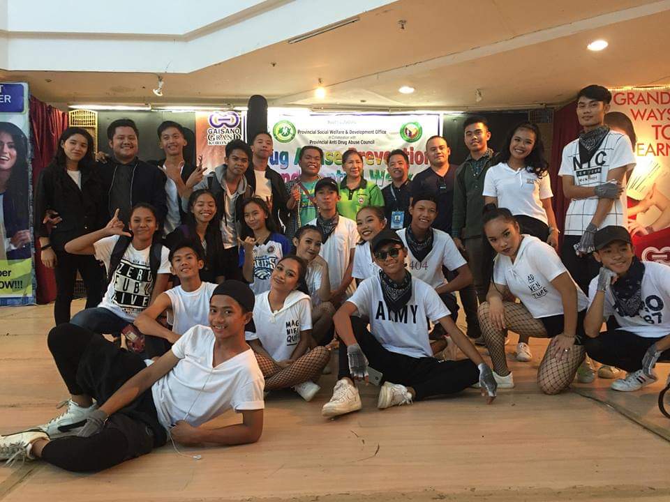 cleooofee26's tweet photo. Team Norala!
#poplockers https://t.co/jKBPyTfI1j