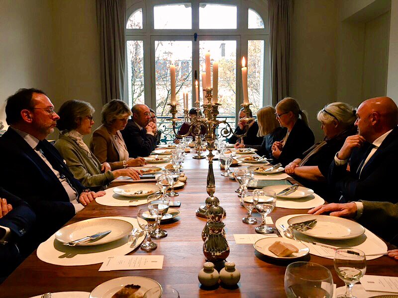 Lau_Levasseur's tweet photo. Ce que je retiens de cette rencontre 🇩🇰 🇫🇷 : Les français gagneront à intégrer leurs techno éprouvées en domotique / Les danois ont adoré découvrir notre démarche « EHPAD à domicile » que ce soit avec #SilverConnect @GroupeSOS ou #EHPADom @Bluelinea / Discussion efficace Win-Win! https://t.co/M0kwFni99R