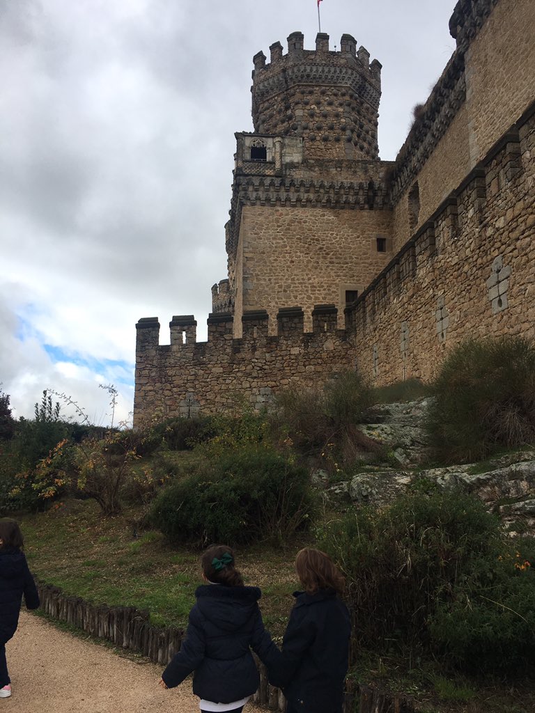 ¡¡¡Ya estamos en el castillo!!!
<a href="/HBSTORREJON/">Humanitas Torrejón</a>