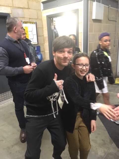 DanartsBarnett's tweet image. Jenni meets @Louis_Tomlinson  @DiBarnettArt @umevere @jem4art @EmSmithArtist1 💜