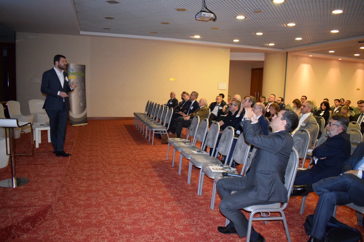 CreditVillageCV's tweet photo. Paolo Sironi Keynote Speaker SESSION 1 sul palco intervento @thepsironi #CvFinTechDay #FinTech #Knowledge #WealthTech #Digitalization #digitalplatforms #FintechInnovation #Live https://t.co/9kVuumUc3z