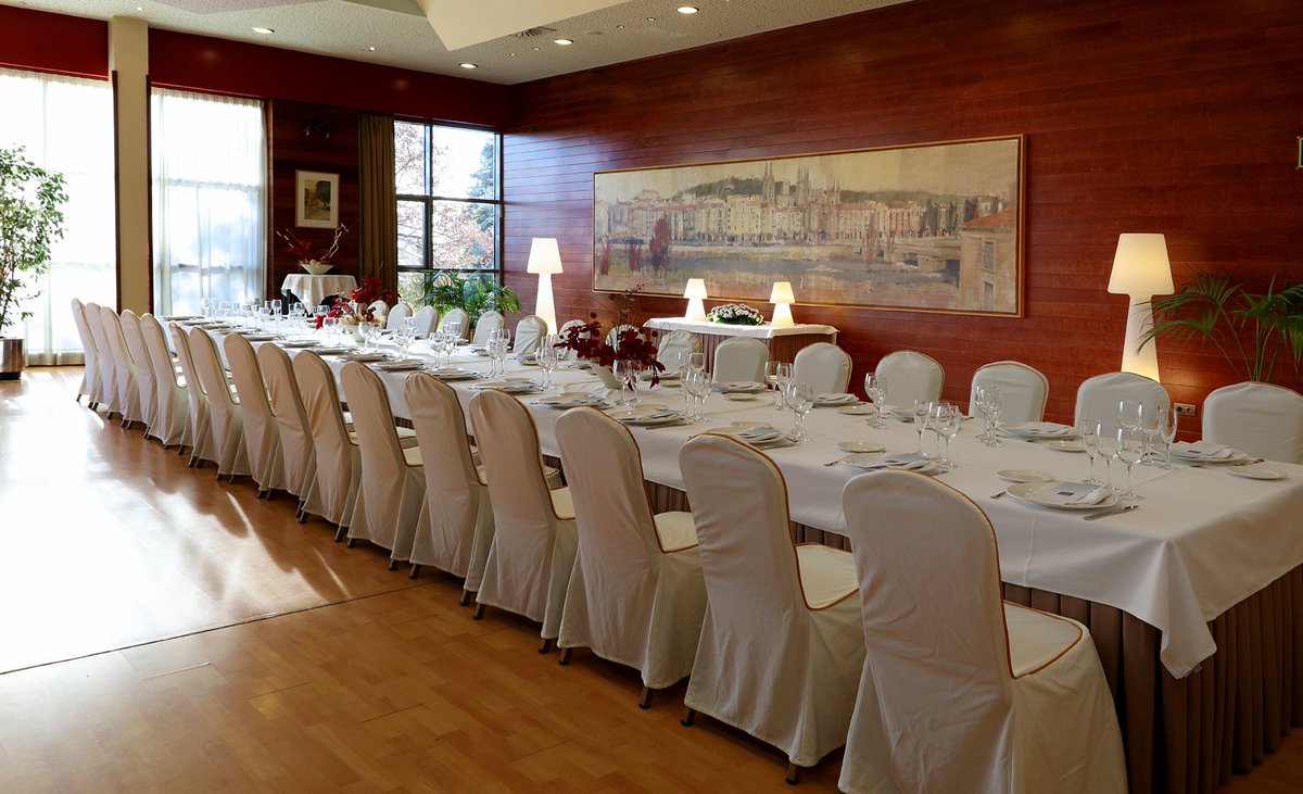 Si quieres celebrar una #comunión mágica, ¡el Hotel abba Burgos es tu mejor elección! Cuéntanos tu idea y nosotros la haremos realidad. 😊🕊️

Más info ➡️ (+34) 674 053 372 o cci-burgos@abbahoteles.com

abbaburgoshotel.com…/eventos/celebraciones.html