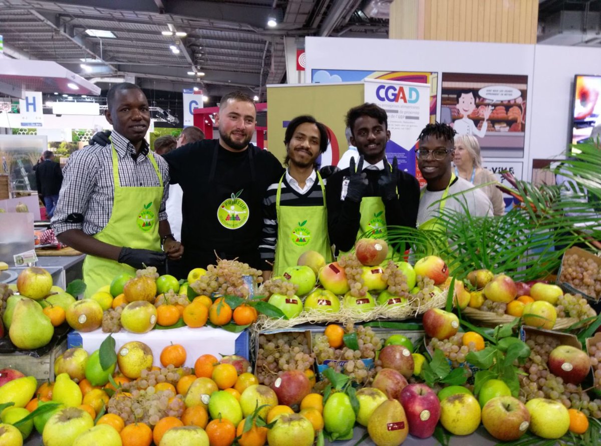 Les fruits à l’honneur sur le stand CGAD avec les professionnels et les élèves en CAP primeurs du <a href="/CifcadeParis/">Cifca de Paris</a> . Gout, saveur  ..... et envie d’apprendre un métier ! <a href="/SaveursCommerce/">Saveurs Commerce</a> .