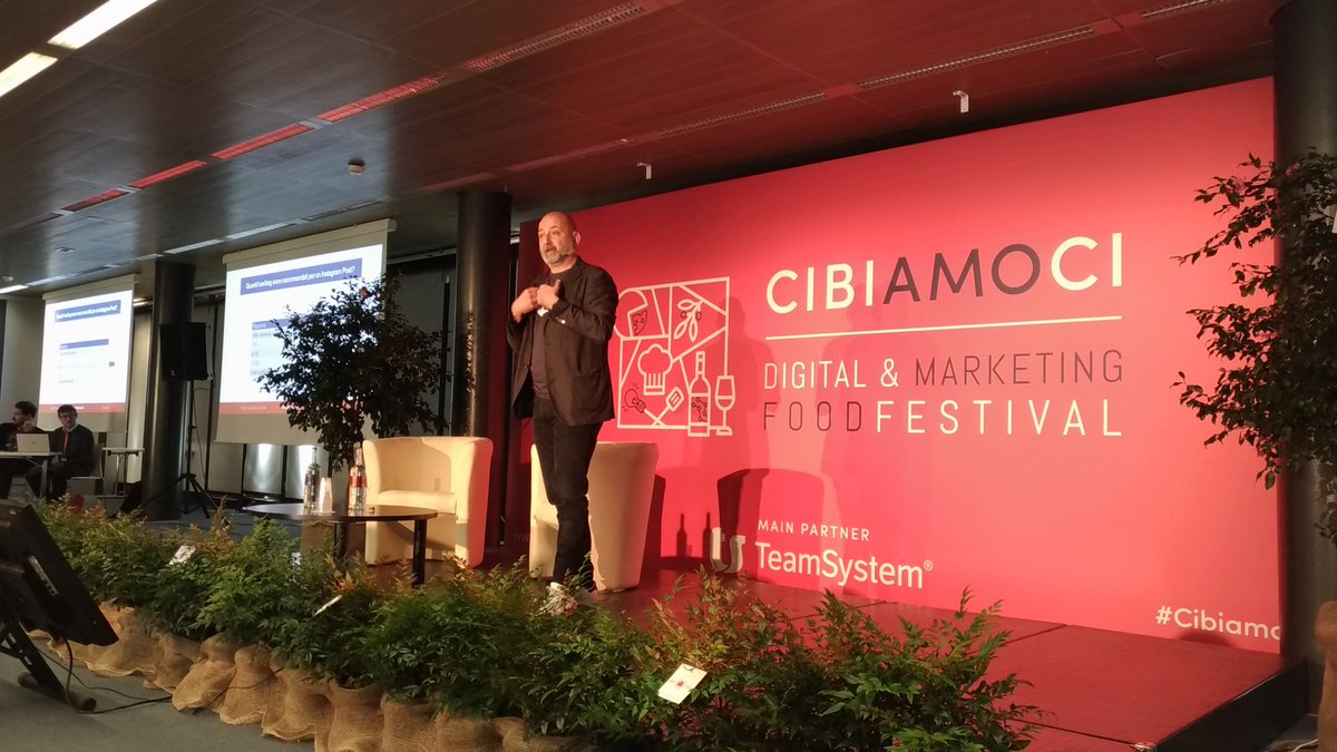 lauradebe's tweet photo. @F_Mattucci parla del #fotoromanzo creato per il #progetto #amodenastory #cibiamoci18 @CibiamociFest #Firenze #digitalfoodmarketing #DigitalMarketing https://t.co/hTYW3zmW2x