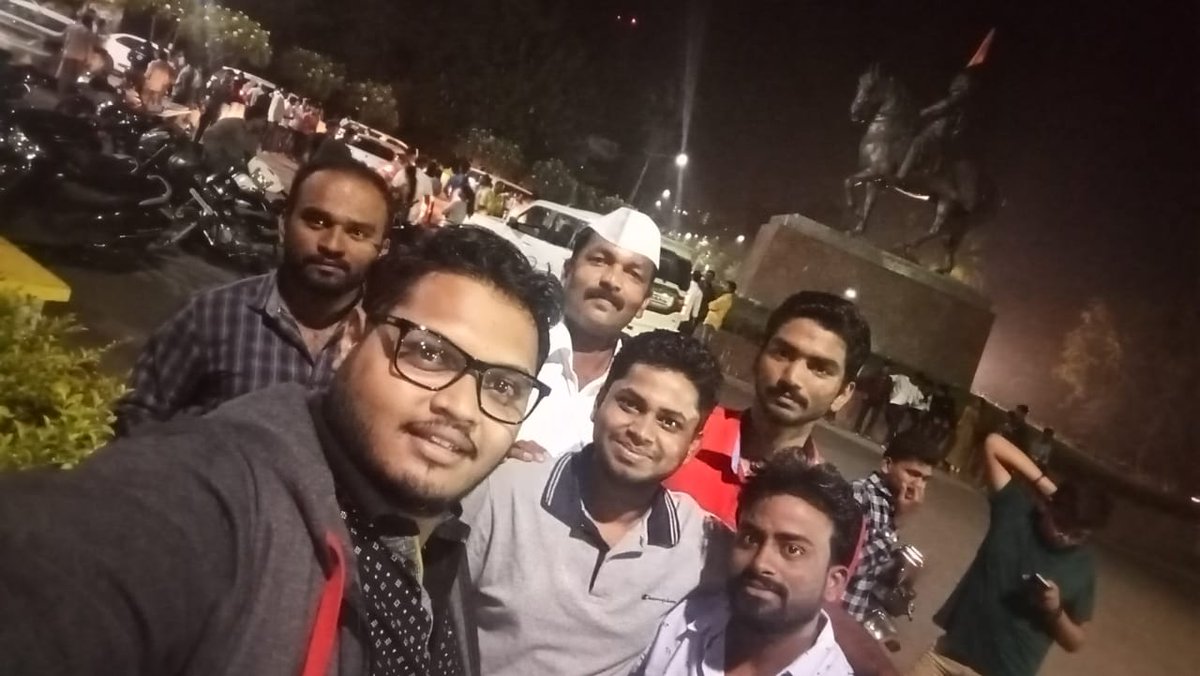 SankalpPadwal's tweet photo. झी महाराष्ट्र कुस्ती दंगलच्या फायनल सामन्यात सर्वांसोबत #MaarMusandi #ZMKD #ZMKDFinal #ZeeMaharashtraKustiDangal
@swapnp @debug_20 @iRavi_Inamdar @Phanase_Patil https://t.co/1JIOQK6q8g
