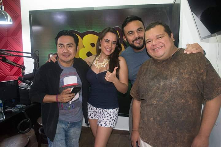 .<a href="/DulceLopezR/">Dulce López</a> de promoción con su single #DosMinutos de la editorial <a href="/CancionesAlma/">Canciones Con Alma</a> en #Mérida 🇲🇽️

Gracias a los chicos de @fruteriaradio  💫
<a href="/lacomadremerida/">La Comadre Merida</a> <a href="/SIPSE/">SIPSE.com</a>

¡Seguimos! 
#KalmaMusic 🎶❤️
