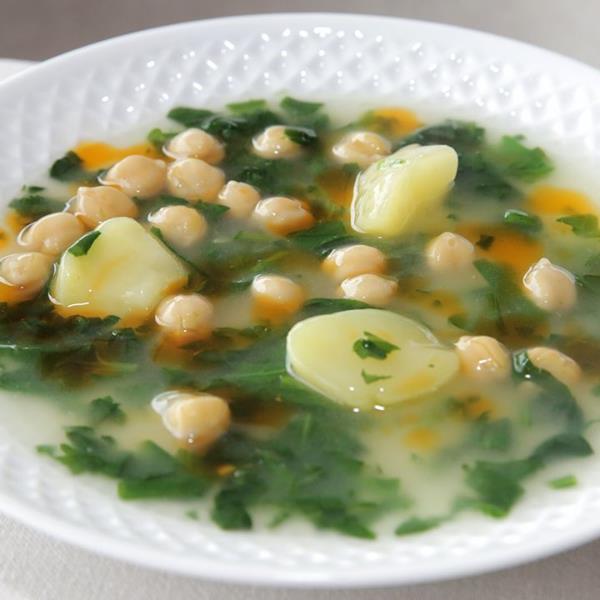 RestCullerdepau's tweet photo. Sopita de cocido estilo #Culler a fuego lento, reposando, respetando los tiempos y los sabores auténticos🙏🥄☔🔥   Quién dijo frío?

https://t.co/WpBSBKc9HE  #Raíces  #Horta  #CociñandoTerritorio https://t.co/Q7Yti9RuqR
