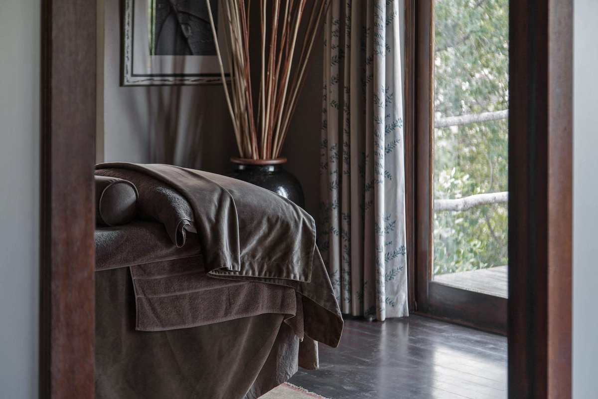 ZuluCampRSA's tweet photo. The Shambala Spa is a unique, intimate wellness retreat situated in a secluded bush clearing along the river. A warm welcome awaits you, with individualised Spa treatments for relaxing, revitalising and rejuvenating the senses.

#Shambala #Spa #BushSpa https://t.co/VxP2txPfLb