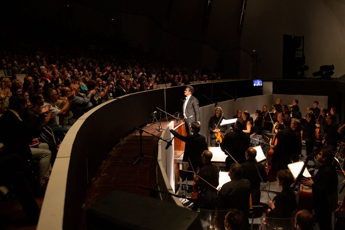 Imágenes de 'Lucia di Lammermoor' de Donizetti, con la colaboración de la #SinfónicadeTenerife, bajo la dirección musical de Christopher Franklin. Una coproducción de Auditorio de Tenerife, Fundación Ópera de Oviedo y Teatro Colón de Buenos Aires #opera 👏👏👏 ¡Bravo y bravo!