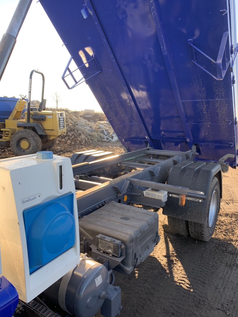 BaldwinConstruc's tweet image. Our 7.5t insulated tipper fresh out of our #paint shop after #shot #blasting and #respray, looking smart and ready to get back to work.                  If your #lorry is letting down your companies appearance get in touch and let us make it look like new once again. 01666 824832