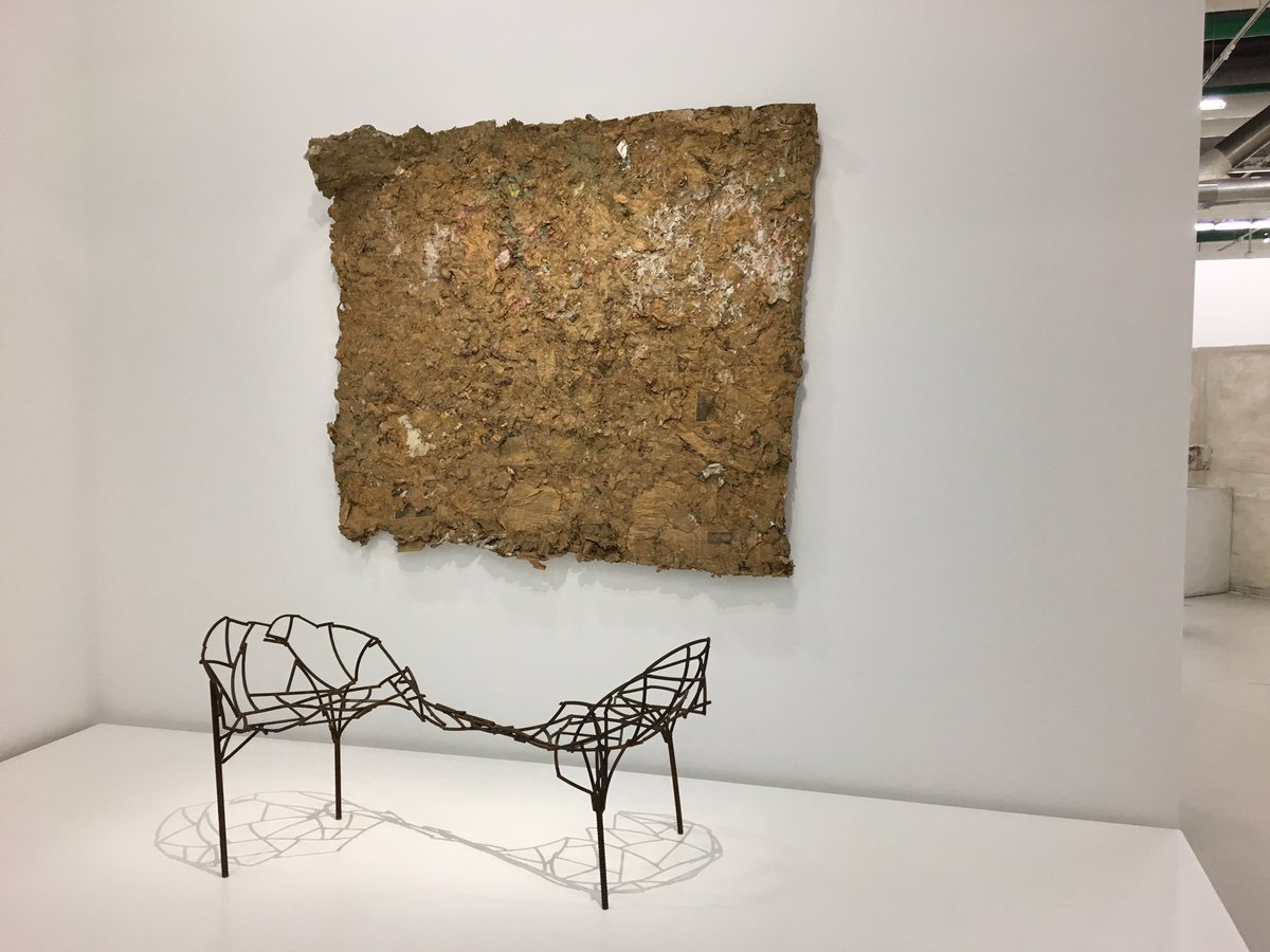 GrosseGuille's tweet photo. Matérialité x humour x collage x provocation = Franz West @CentrePompidou https://t.co/qiDZAtdjMw