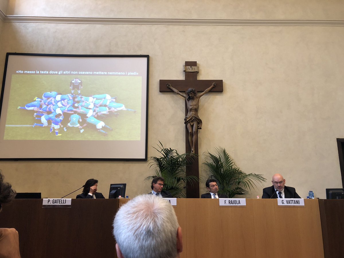 GiovanniBrusoni's tweet photo. Grande @GiovanniVattani di @EnelGroup che ci racconta al #cetifopensummit i nuovi filoni dei #FinancialServices con una splendida metafora con il #rugby!
I due #Piloni (#dati e #identità #digitale) e #tallonatore (#payments) legati dalla #blockchain 
@CeTIF1 @SASitaly #analytics https://t.co/TvynFKgdLI