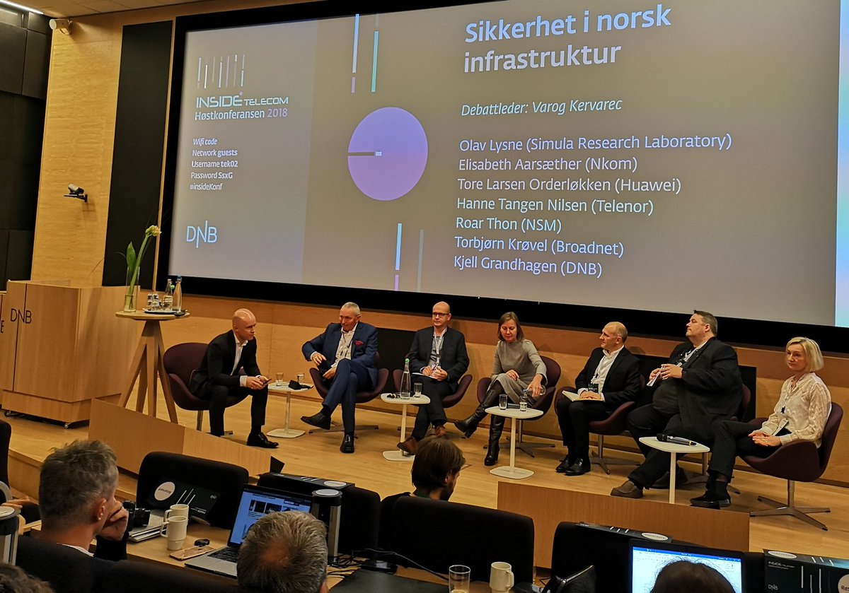 Sikkerhetsekspert Kjell Grandhagen argumenterer for mindre sektortekning og å løfte digital sikkerhet opp til statsministerens kontor på #insidekonf i samtale med <a href="/elisoraar/">Elisabeth Aarsæther</a> <a href="/olavly/">Olav Lysne</a> <a href="/TOrderlokken/">Tore Larsen Orderløkken</a> <a href="/HTNilsen/">Hanne Tangen Nilsen</a> <a href="/Secdefence/">Roar Thon</a>