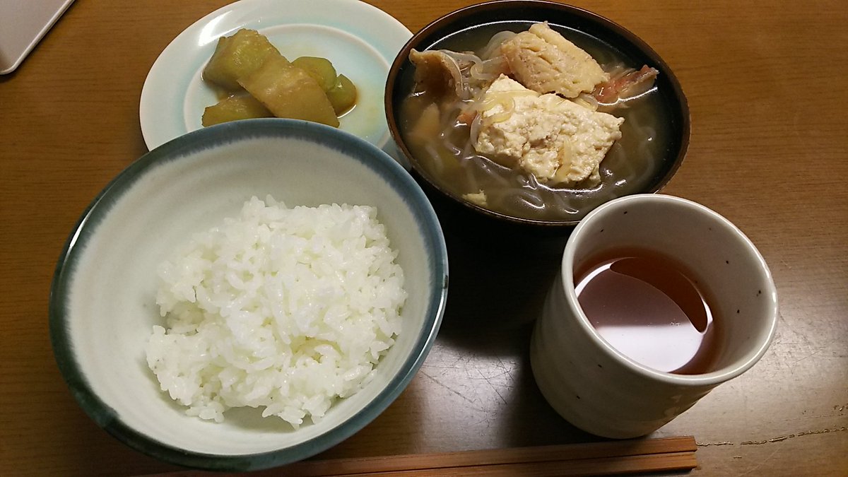 エヌフィット日本橋 夕食会は 例のはやとうりの煮物と 鱈や赤魚の入ったお鍋でした 鍋がおいしい季節になりましたね