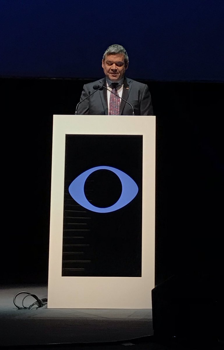 OpenEyesEconomy's tweet photo. David Briggs raising a question “Are we doing enough? And are we doing the right things?”
#OEES #Kraków #Małopolska #OpenEyesEconomy
#innowacyjnamałopolska #icekrakow #congresscentre #centrumkongresowe #OpenEyesEconomySummit https://t.co/f5urh0Fl60