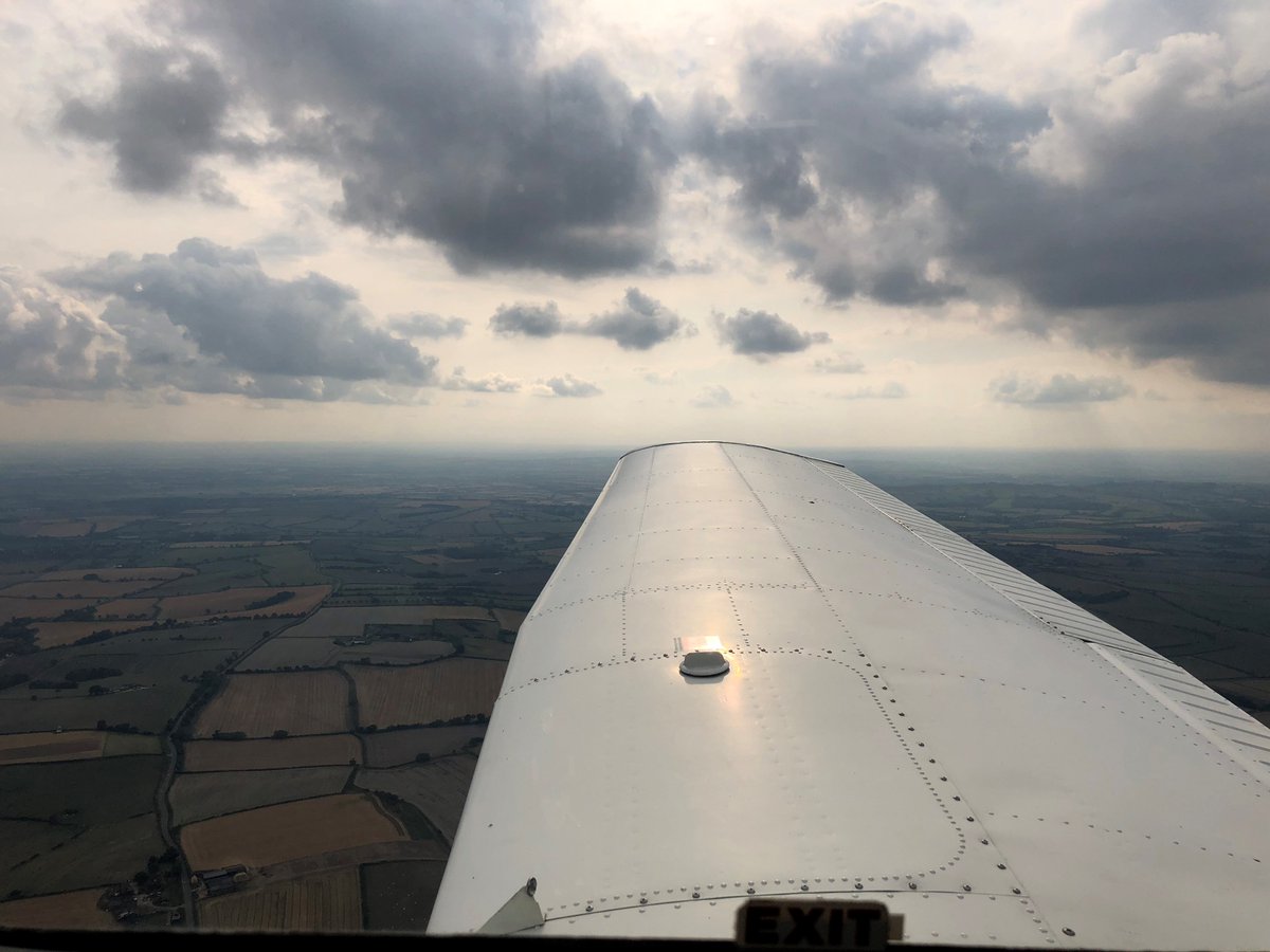 Don't forget to become a member and apply for our #FLYING and #GLIDING scholarships before applications close in JAN 2019 ✈️🛩️