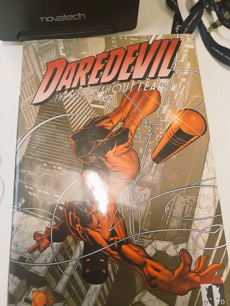 nerdisms85's tweet photo. Comic quicky review : #Daredevil Guardian devil
The #marvelknight story which saved #marvel here is why @ThatKevinSmith writing a character he loves check.
@JoeQuesada art check
@jpalmiotti inks check
A balls to the wall crazy story and wonderfully illustrated and just a romp https://t.co/fZYxE9KjOg