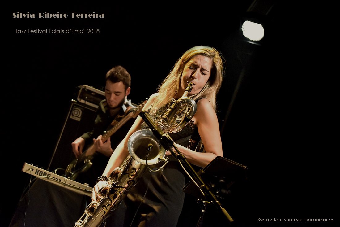 EclatsEmailJazz's tweet photo. Retour en image sur le magnifique concert « Luziades » de Silvia Ribeiro Ferreira pour le Festival Eclats d’Email Jazz 2018 (©️Marylène Cacaud) #FEE2018 https://t.co/HJYCVSiVUM