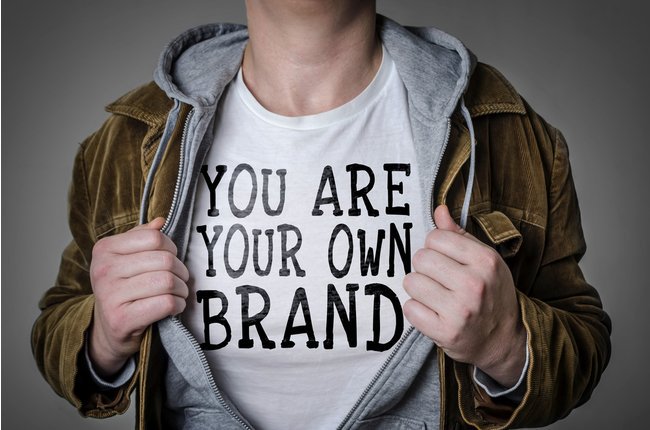 Crear y definir tu #marca online y ejecutar una estrategia de marca puede traducirse en beneficios para tu #negocio. A continuación te contamos qué es el #PersonalBranding’ y cómo crear una marca personal. ow.ly/T7mO30mFptk