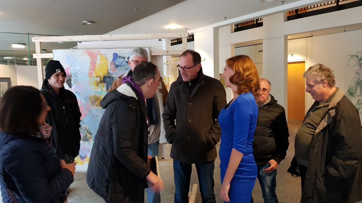 Sabine_Baetzing's tweet photo. Am Rande der @SPDFraktionRLP habe ich MitarbeiterInnen der Werkstatt für Menschen mit Behinderungen aus #Konz „Hallo“ gesagt, die auf Einladung des Kollegen Lothar #Rommelfanger heute die Landeshauptstadt besuchen. #BTHG #Teilhabe #Selbstbestimmung https://t.co/ba8rK1ExmX