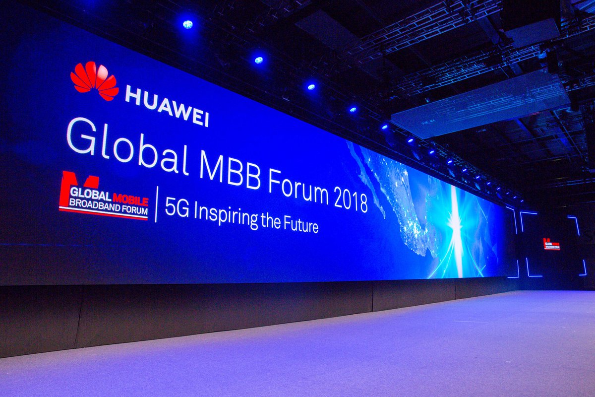 innoactivegmbh's tweet photo. We are at the @Huawei Global MBB Forum 2018 in London today demonstrating our Innoactive Hub and our #VR for training, simulation and planning templates. If you are around, stop by at our booth. #GMBBF #ScaleEnterpriseVR https://t.co/gxTBlqcdLf