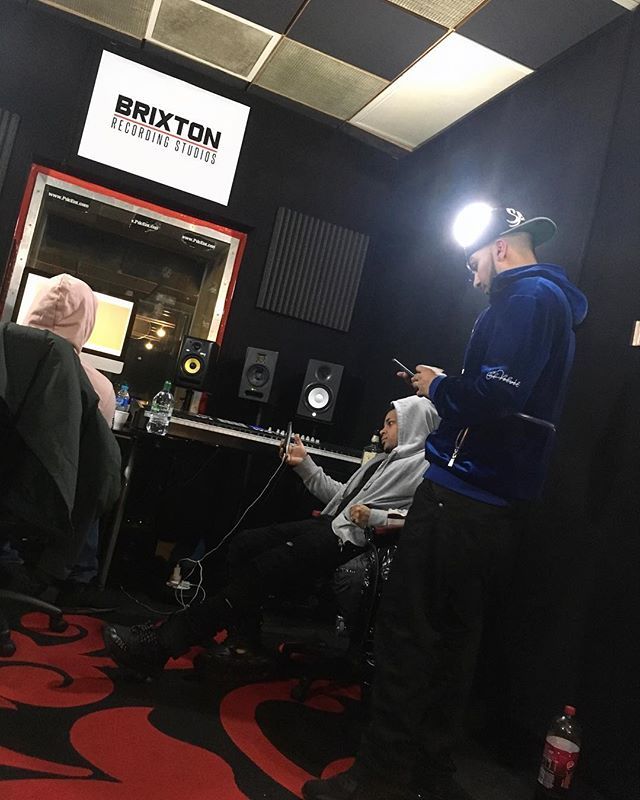 mpgmediatv's tweet photo. 🔌 🇬🇧🇺🇸 @reggiemills @sammy_soso @sgrjames  @newage.media making history 🔥🔥 #plugtalk #reggiemills https://t.co/U3b4E5982K https://t.co/1DuTDQLuKn