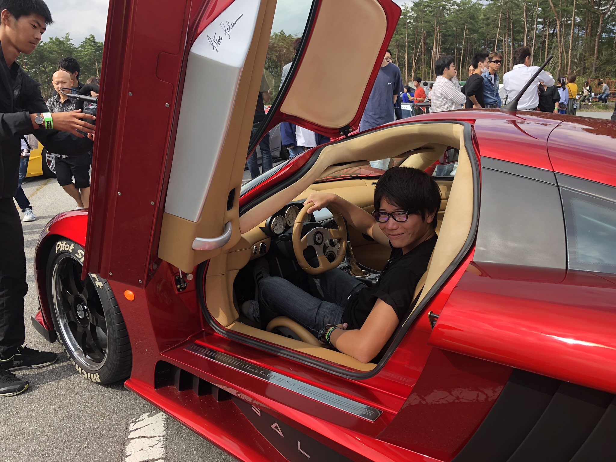 Matti Life Channel マッティー キムタクの愛車 サリーンs7 750馬力のアメリカンスーパーカー ちなみに 日本には2台 1億弱という金額にも驚き 気分はキムタク笑笑 マッティー Matti Life Channel マッティー キムタクの愛車 サリーンs7 750馬力のアメリカンスーパーカー ちなみに 日本には2台 1億弱という金額にも驚き 気分はキムタク笑笑 マッティー